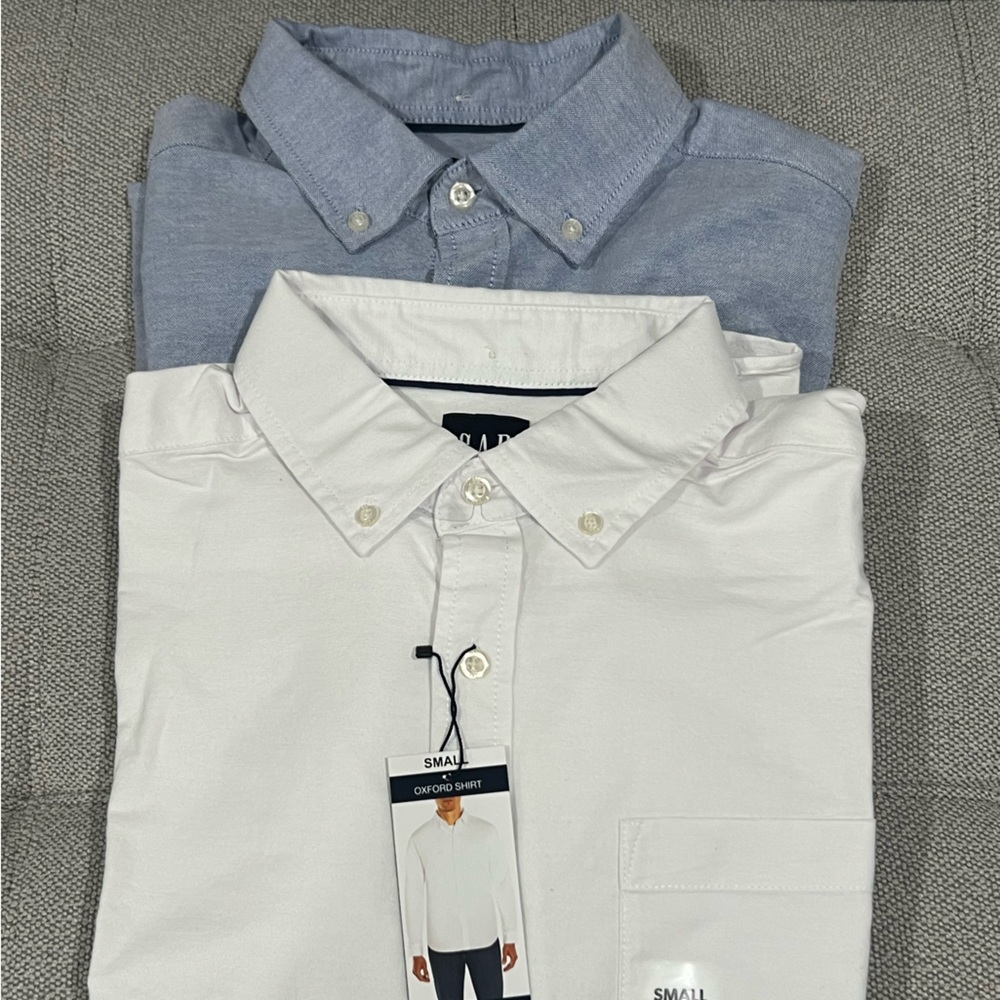 GAP Men's Casual White and Blue Button Down Shirts